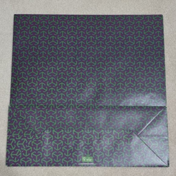 ✨ Tory Burch Logo Clothing Gift Envelope – NEW – Luxury Packaging (16 x 6× 6) ✨ - Picture 3 of 3